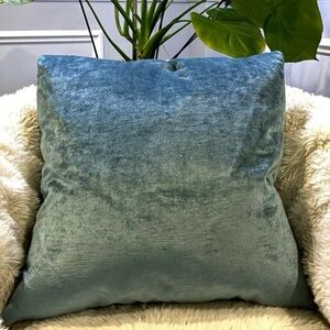 Plush Teal Throw 2 Pillows, Size 19”x19”, 100% Gus Feather Filled